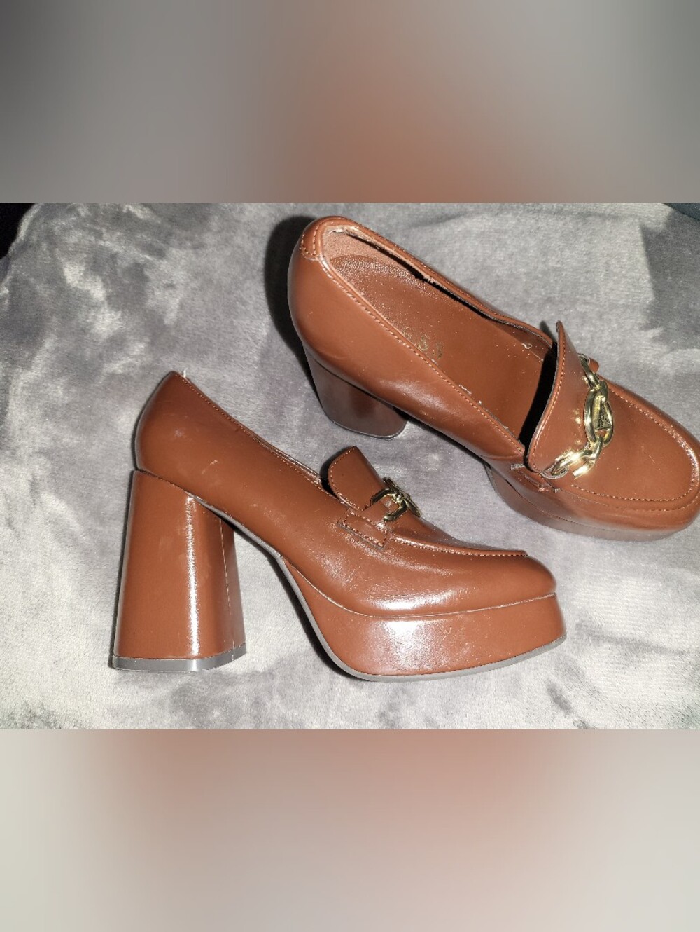 GUESS Brown Leather Chain-Detail Loafers